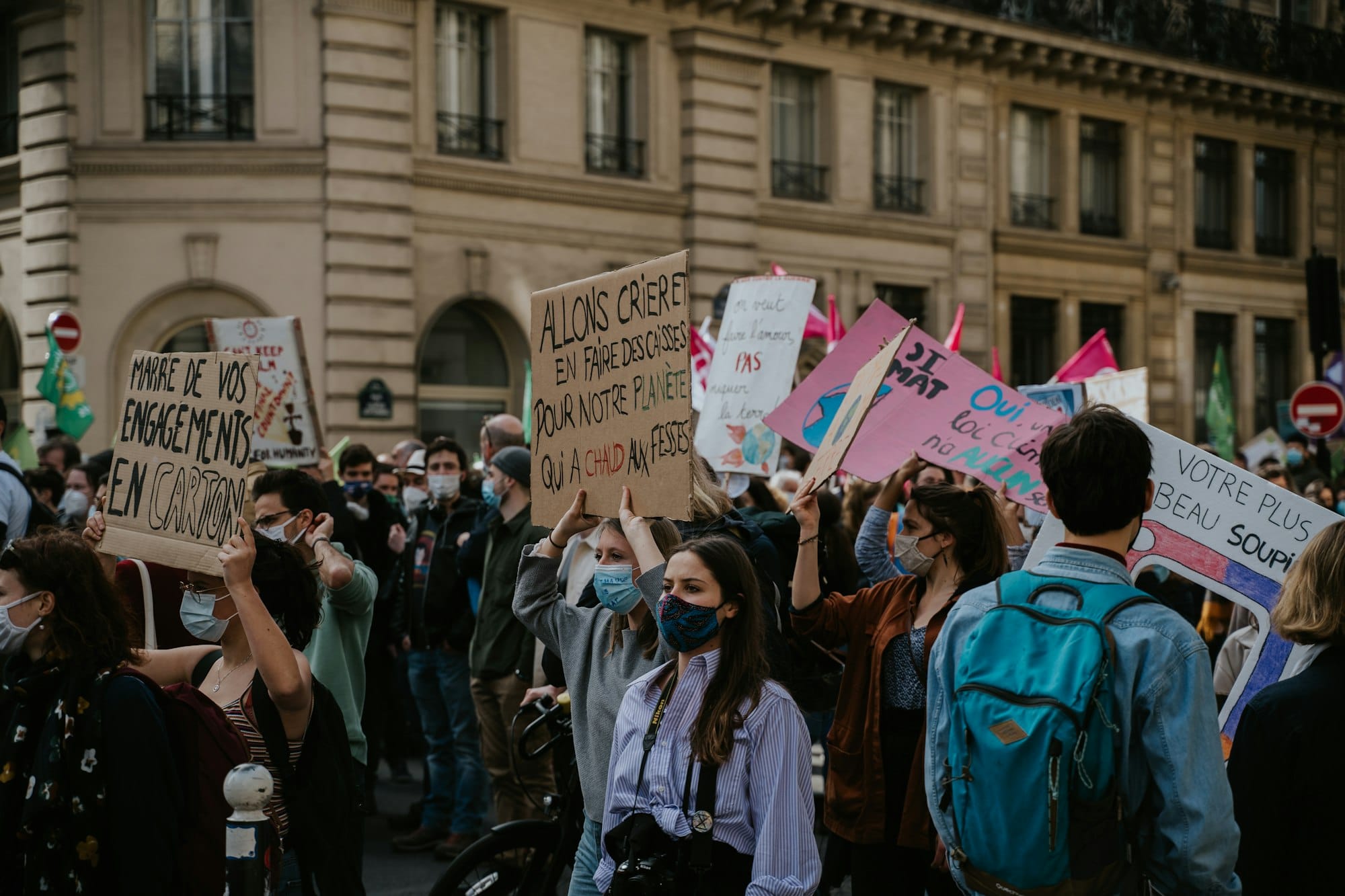 Zweierlei Maß: Wenn Demonstrieren ein Recht ist — aber nur woanders